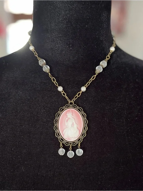 Marie Antoinette Pink Cameo Necklace Vintage Matte Czech Glass & Brass Chain - Picture 10 of 16